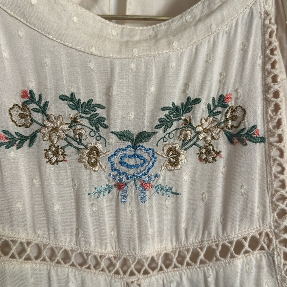 böhme Curated Collection Embroidered Top EUC - Picture 3 of 9